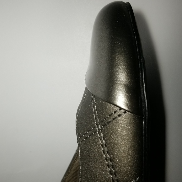 Quilted Shimmer heeled dress shoe. - Picture 13 of 13